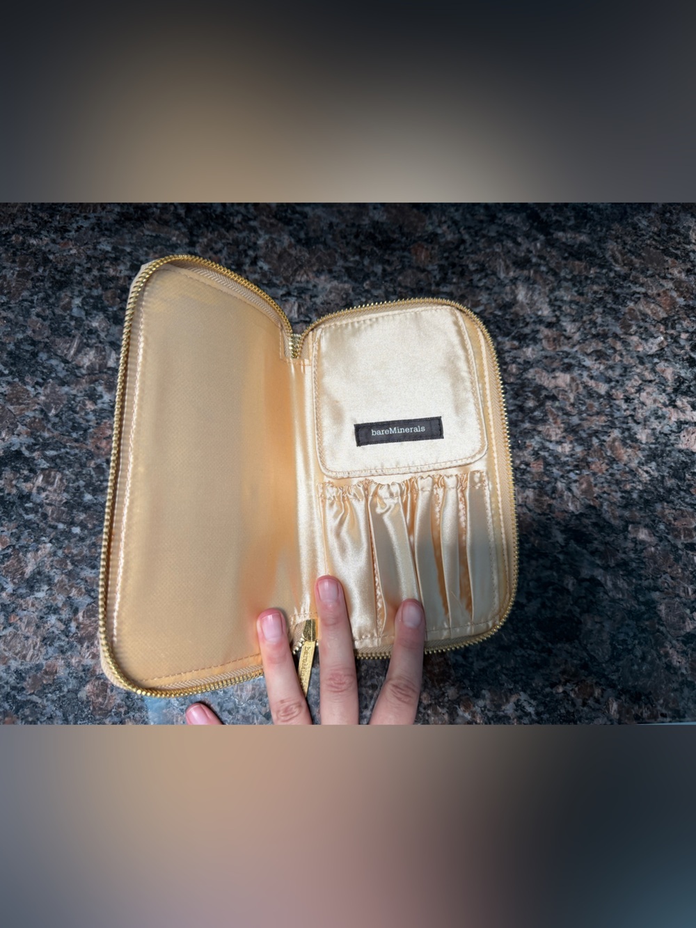 bareMinerals Satin Gold Brush Travel Case